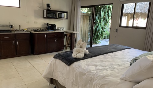 Superior-Villa, 1 King-Bett, Küche, Poolblick