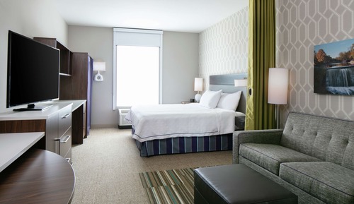 Suite, 1 King-Bett, Nichtraucher (Roll-in Shower)