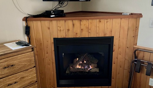 Ferienhütte, 1 King-Bett, Kamin, Flussblick (Cabin 5)