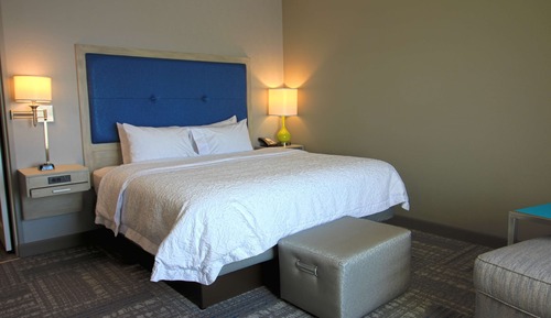 Zimmer, 1 King-Bett, barrierefrei, Nichtraucher (Mobility & Hearing, Roll-in Shower)