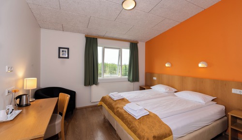 Basic-Doppel- oder -Zweibettzimmer, eigenes Bad