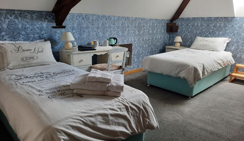 Doppel- oder Zweibettzimmer, mit Bad (Chambre MATISSE)
