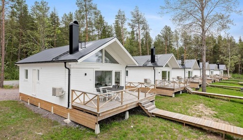 Deluxe Cabin (Excluding Towels, Sheets, Cleaning)