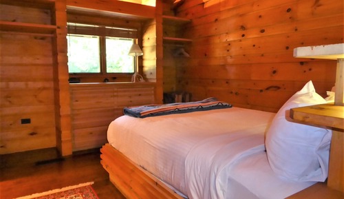 Ferienhütte, 2 Schlafzimmer, Kamin, Buchtblick