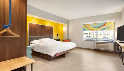 Zimmer, 1 King-Bett, barrierefrei, Nichtraucher (Mobility & Hearing, Roll-in Shower)