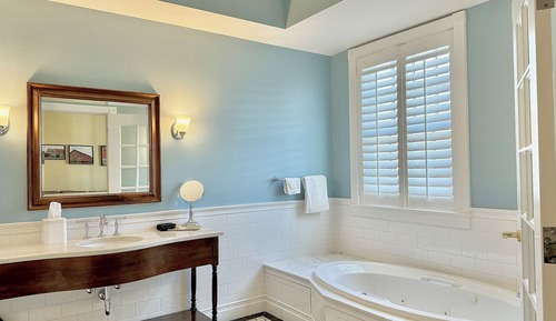 Deluxe-Einzelzimmer, 1 King-Bett und Schlafsofa, Balkon