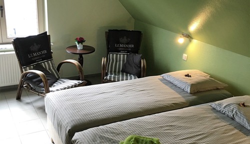 Basic-Doppel- oder -Zweibettzimmer