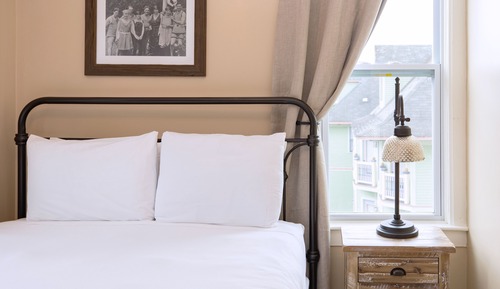 Basic-Zimmer, 1 Queen-Bett, Gemeinschaftsbad