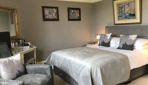 Doppelzimmer (Gold room)