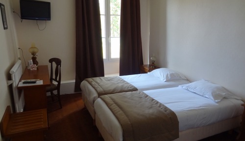 Superior-Doppel- oder -Zweibettzimmer