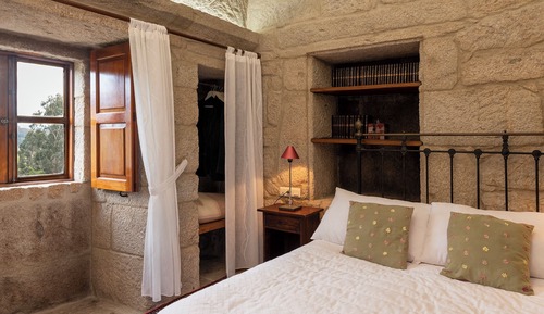 Suite, Talblick, zum Garten hin