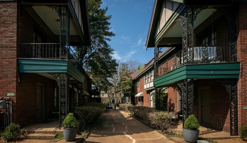Traditional-Apartment, 2 Schlafzimmer, Balkon, Blick auf den Innenhof