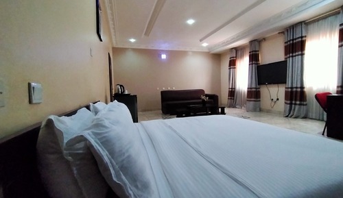 Royal Executive Suite