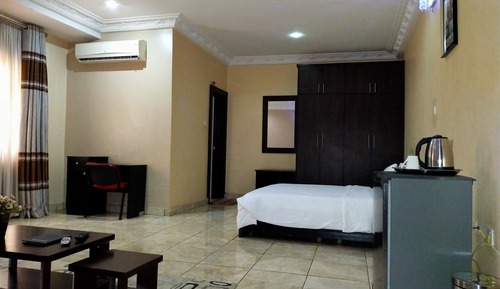 Business Class Suite