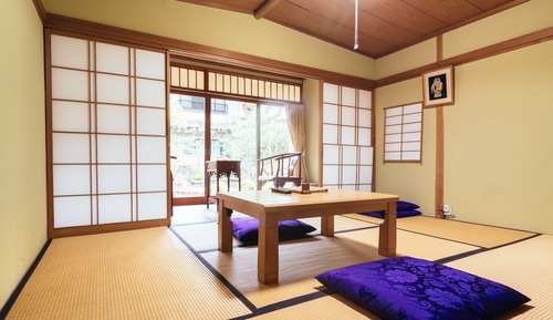 Traditional-Zimmer (Kongou)