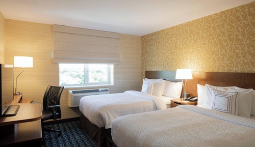 Zimmer, 2 Doppelbetten