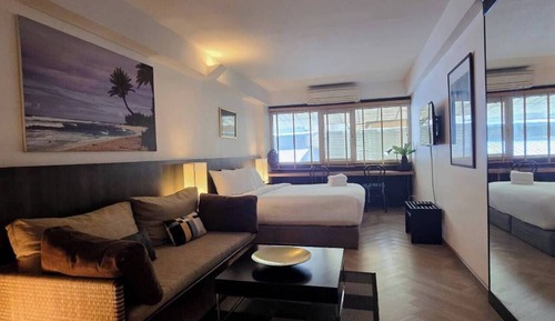 No.1 Suite Escape : King bed + Sofa bed