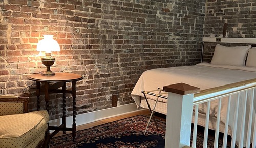 Romantic Studio, Accessible, Ensuite (Smokehouse Studio)