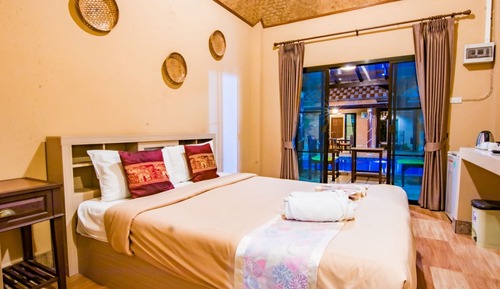 Standardzimmer, 1 King-Bett, Nichtraucher, Poolblick