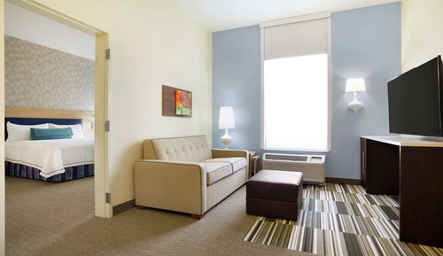 Suite, 1 King-Bett, barrierefrei (Mobility & Hearing, Roll-in Shower)