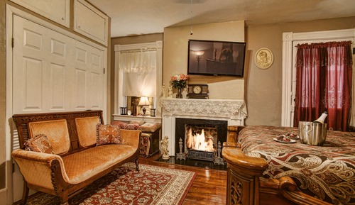 Zimmer, 1 Queen-Bett, eigenes Bad