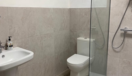 Ferienhaus, mit Bad, Blick auf den Innenhof (Bailiffs )