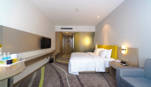 Standardzimmer, 1 King-Bett, Blick auf den Innenhof (Extra Floor Space)