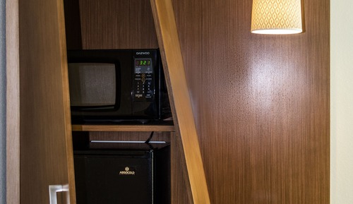 Zimmer, 1 King-Bett und Schlafsofa (Hearing Accessible)