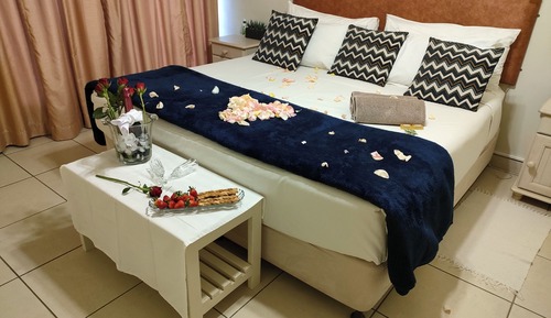 Deluxe-Apartment (1 Bedroom Apartment (King))