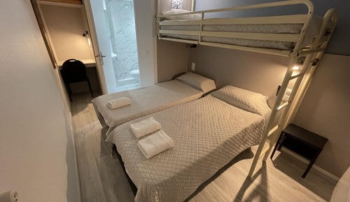 Dreibettzimmer