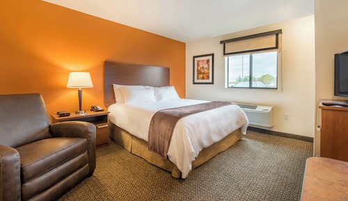 Zimmer, 1 Queen-Bett (With Recliner)