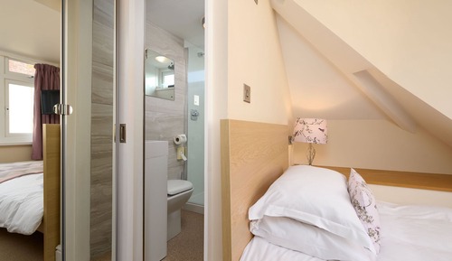 Deluxe-Einzelzimmer, mit Bad (Room 12)