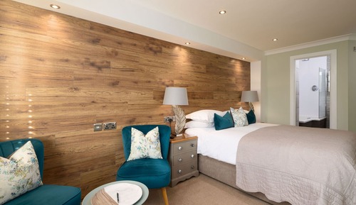 Superior-Doppel- oder -Zweibettzimmer, mit Bad (Kingsize Bed Room 8)