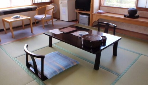 Economy-Zimmer, Nichtraucher, Bergblick (Run of House with toilet and sink)