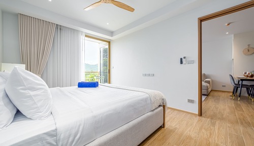 Junior Apartment, Patio