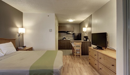 Standard Room, 1 Queen Bed, Non Smoking