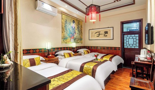 Classic-Dreibettzimmer, Blick auf den Innenhof