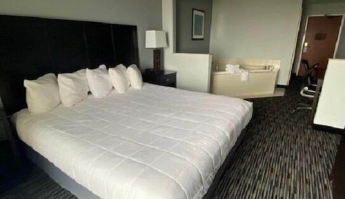 Suite, 1 King-Bett, Whirlpool, Seeblick