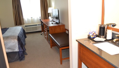 Zimmer, 1 King-Bett, barrierearm, Nichtraucher (Bathtub w/ Grab Bars)