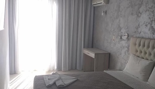 Doppel- oder Zweibettzimmer