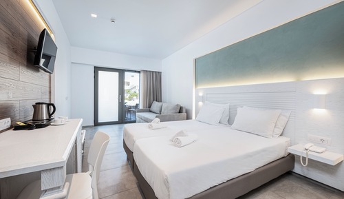 Deluxe Comfort Room with Pool View