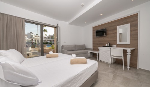 Deluxe-Zimmer, Terrasse, Poolblick