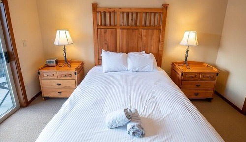 Apartment (Snow Creek Lodge #305)