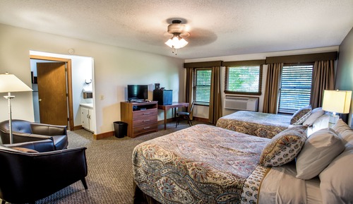 Standardzimmer, 2 Queen-Betten, zum Garten hin