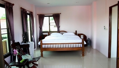 Zimmer (PetchPailin / Petcharat (Large Room))
