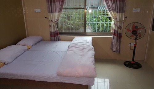 Economy-Zimmer (outside shower)