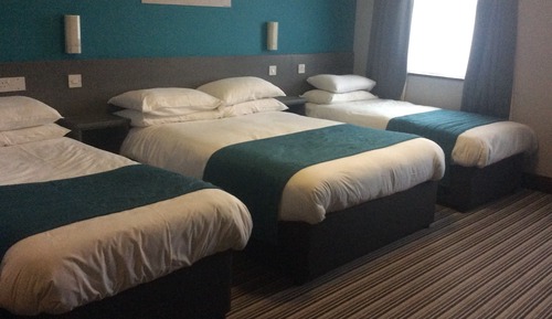 Comfort-Dreibettzimmer, mit Bad