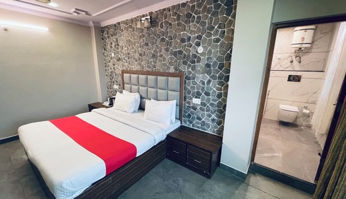 Superior-Doppel- oder -Zweibettzimmer, 1 King-Bett, Talblick