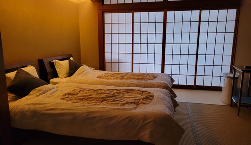 Basic-Zweibettzimmer, 2 Einzelbetten, Nichtraucher, Gemeinschaftsbad