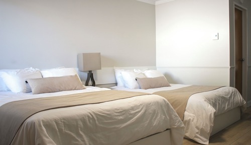 Comfort-Zimmer, 2 Doppelbetten (1er étage)